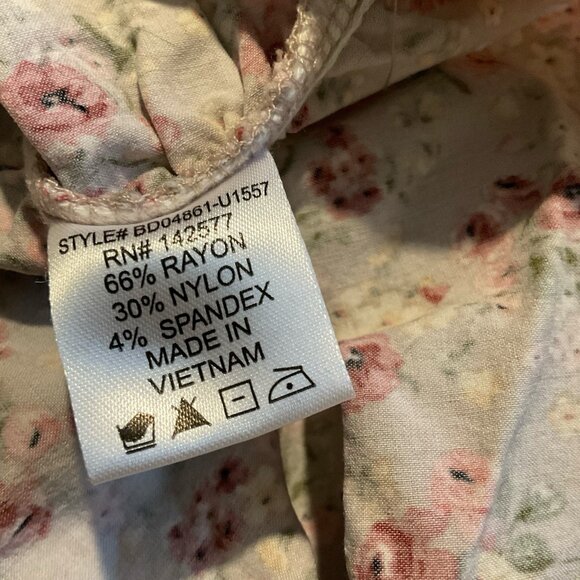 ASTR Shirred Flutter Floral Feminine Summer Party Ruched Mini Dress Size Small - Picture 9 of 11